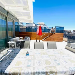Stunning Penthouse With Sea Views And Private Heated Pool דירה